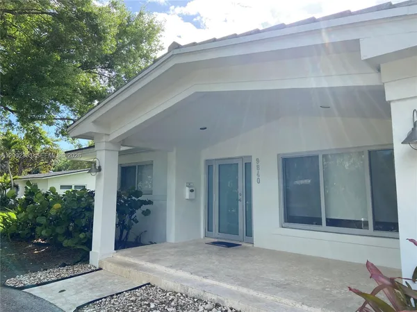 $11,000 | 9840 Southwest 69th Avenue, Pinecrest, FL 33156