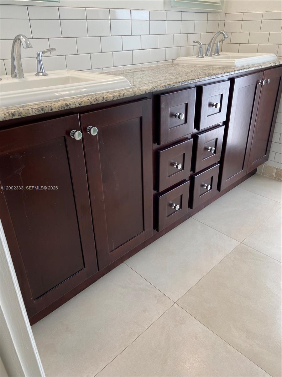 9840 Southwest 69th Avenue Pinecrest, FL 33156 - Photo 10 of 24 a view of a sink