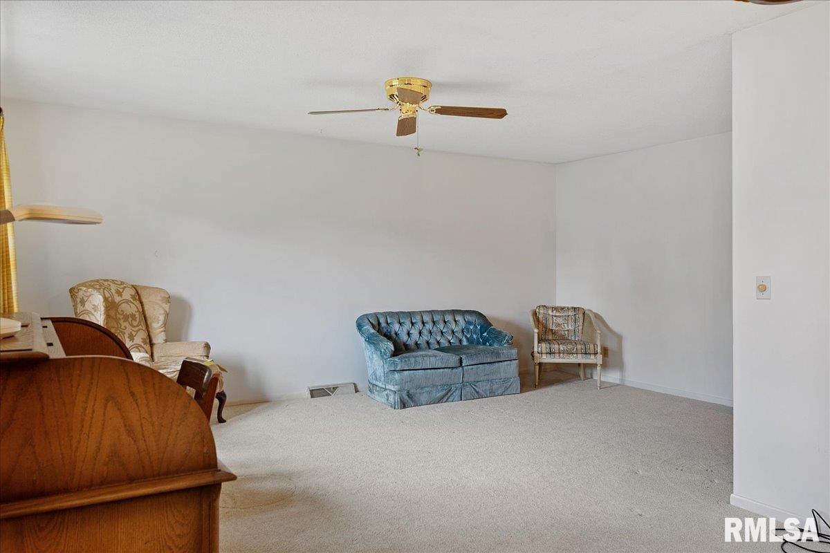 2429 Cahokia Drive Springfield, IL 62702 - Photo 16 of 38