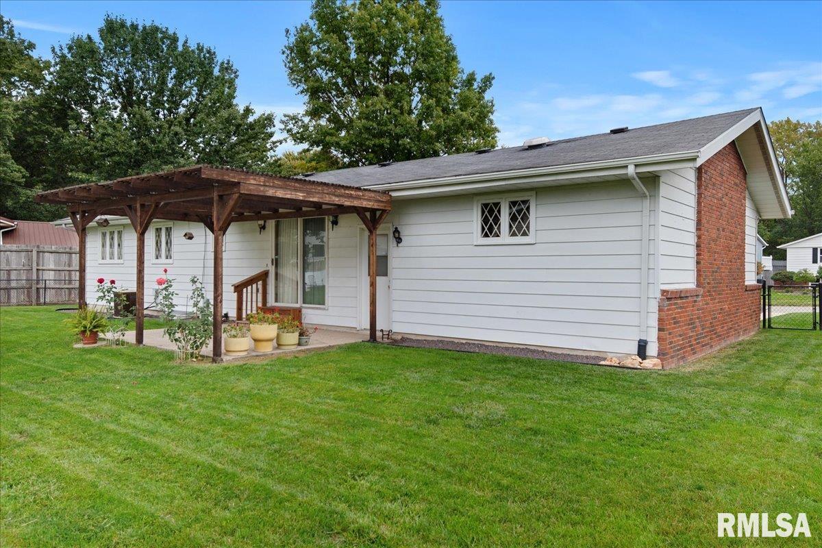 2429 Cahokia Drive Springfield, IL 62702 - Photo 35 of 38