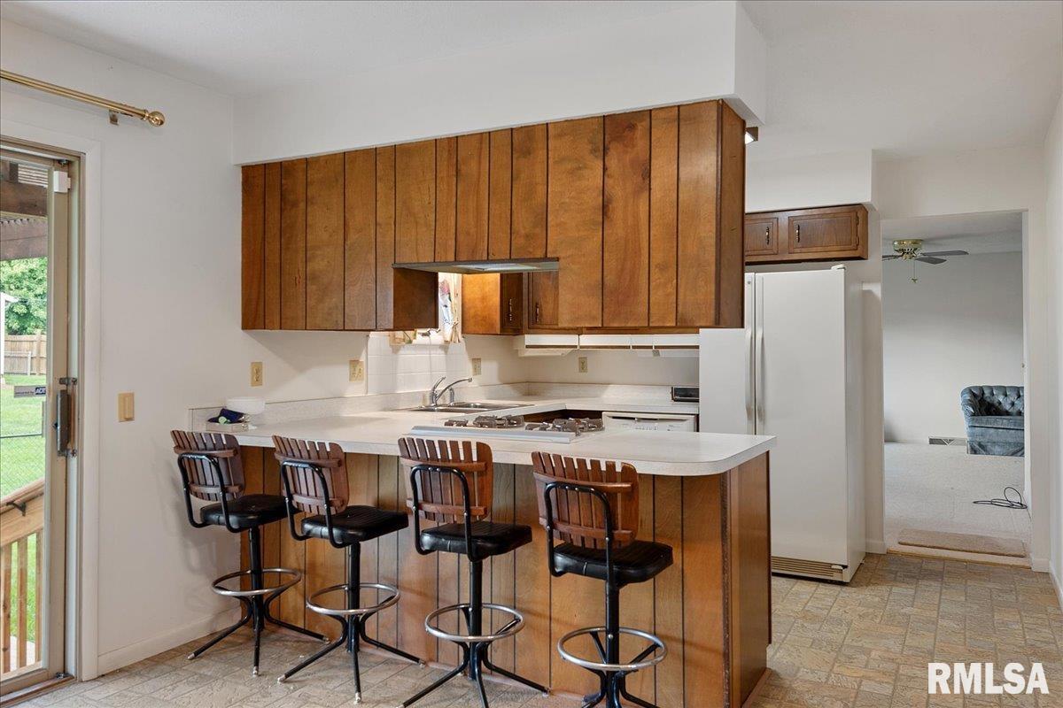 2429 Cahokia Drive Springfield, IL 62702 - Photo 8 of 38