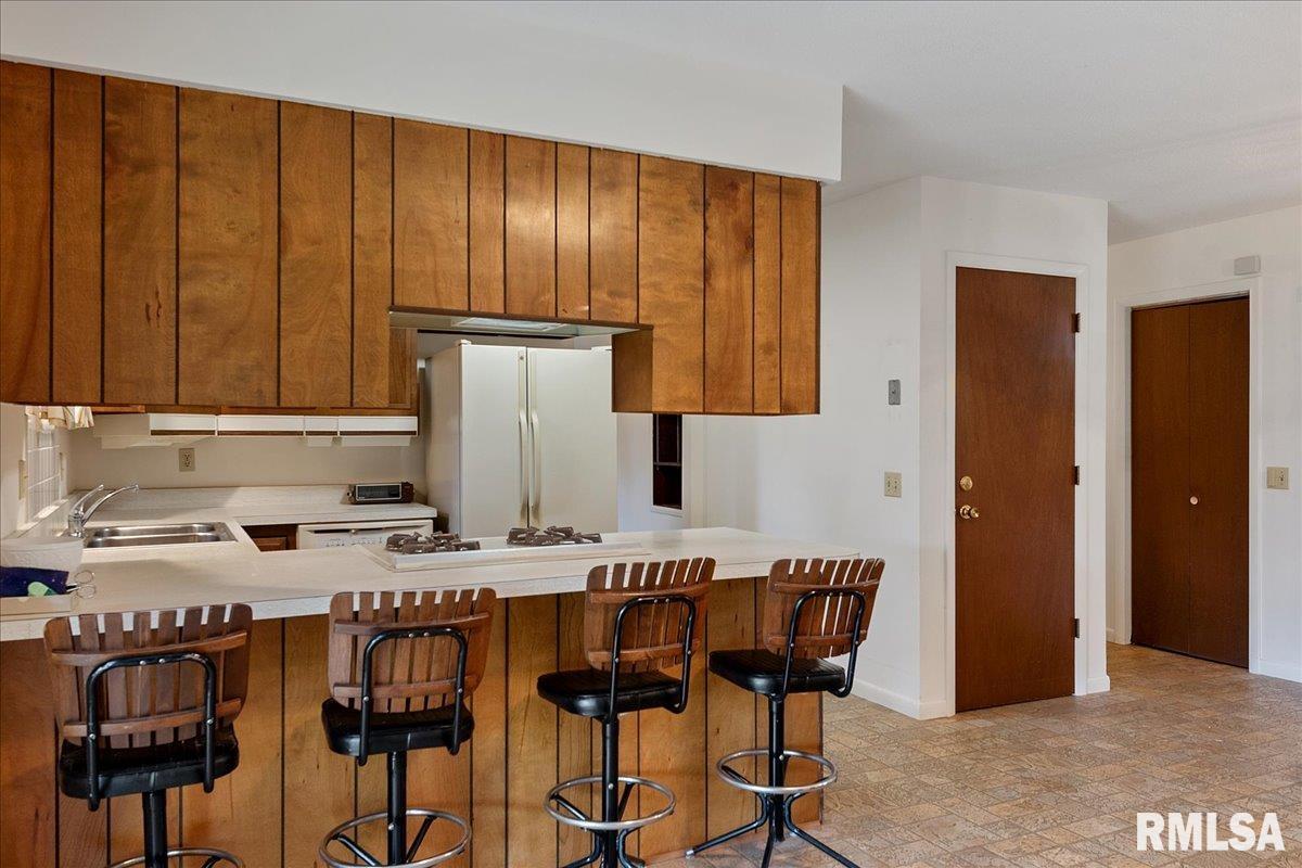 2429 Cahokia Drive Springfield, IL 62702 - Photo 10 of 38