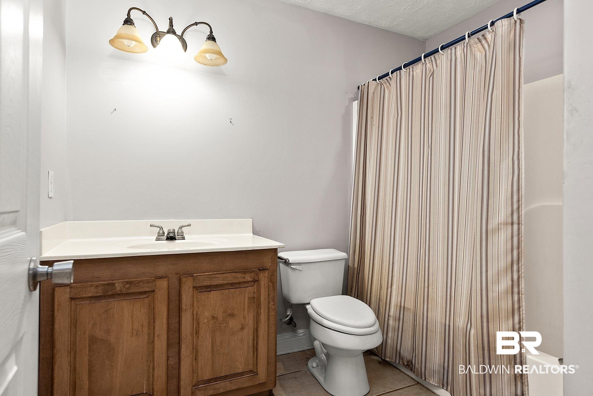 17586 East View Loop Foley, AL 36535 - Photo 13 of 15 Bathroom