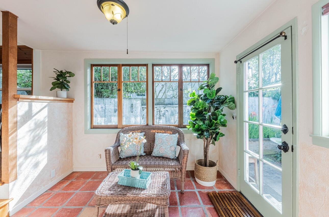 516 8th Street Pacific Grove, CA 93950 - Photo 14 of 34