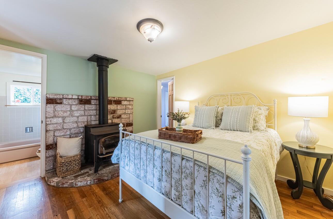 516 8th Street Pacific Grove, CA 93950 - Photo 20 of 34