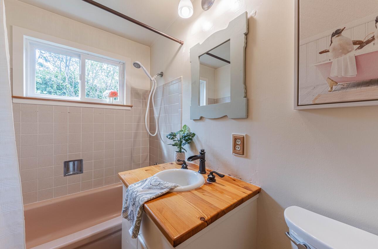 516 8th Street Pacific Grove, CA 93950 - Photo 23 of 34
