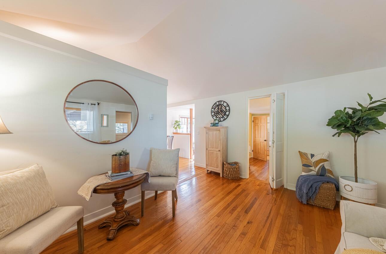 516 8th Street Pacific Grove, CA 93950 - Photo 5 of 34