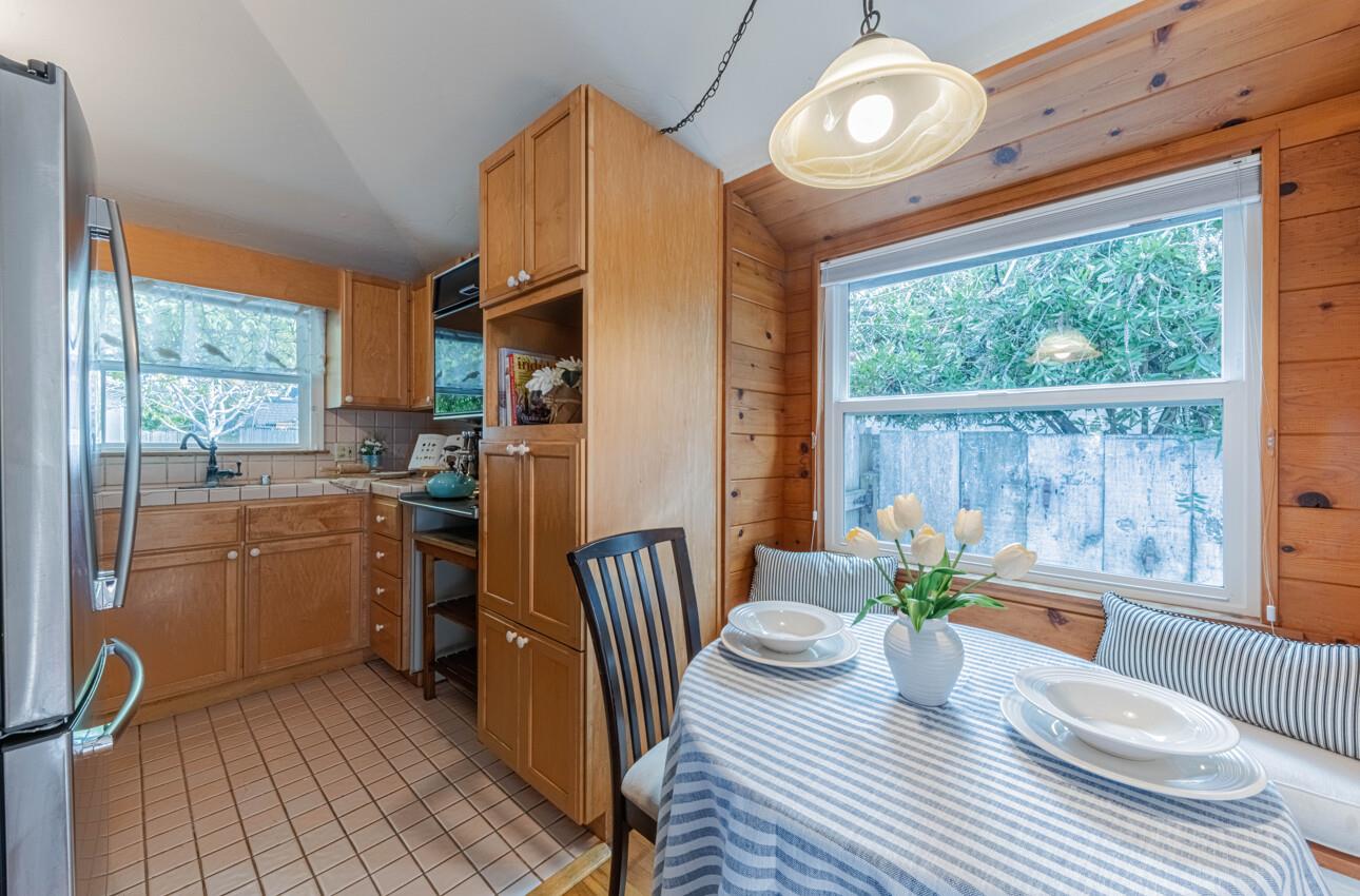 516 8th Street Pacific Grove, CA 93950 - Photo 9 of 34