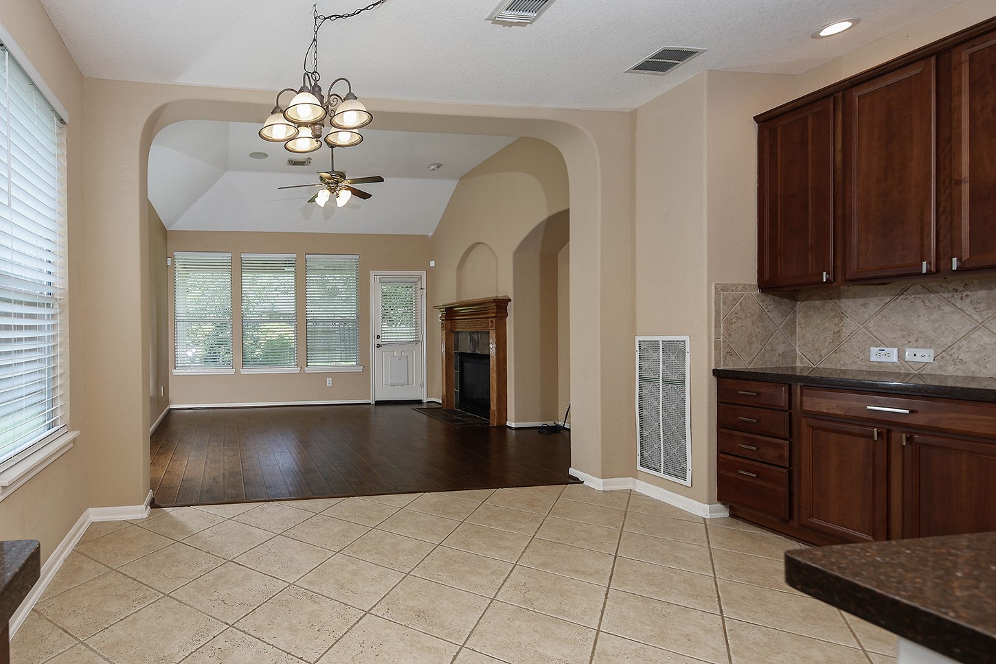 19 Patina Pines Place Spring, TX 77381 - Photo 11 of 27
