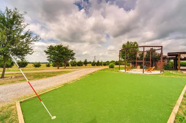 a view of outdoor space yard and green space