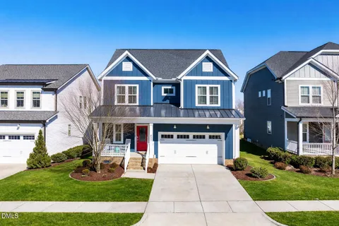 a view of outdoor space yard and front view of a house