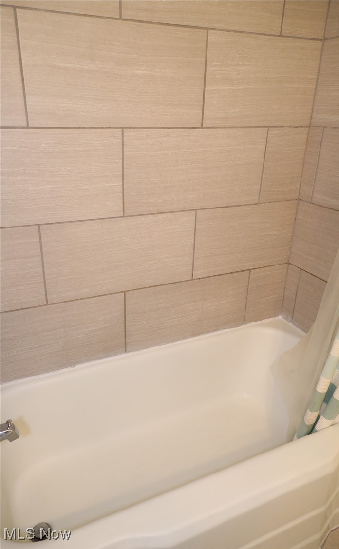 7908 Spring Garden Road Cleveland, OH 44129 - Photo 21 of 38
