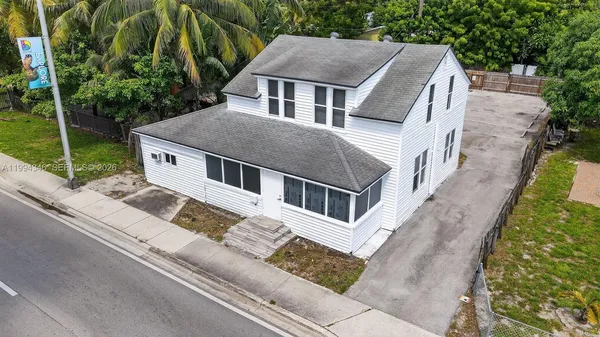 $3,000 | 220 Southwest 16th Street, Unit FRONT, Dania Beach, FL 33004