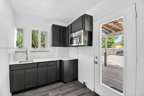 $3,000 | 220 Southwest 16th Street, Unit FRONT, Dania Beach, FL 33004