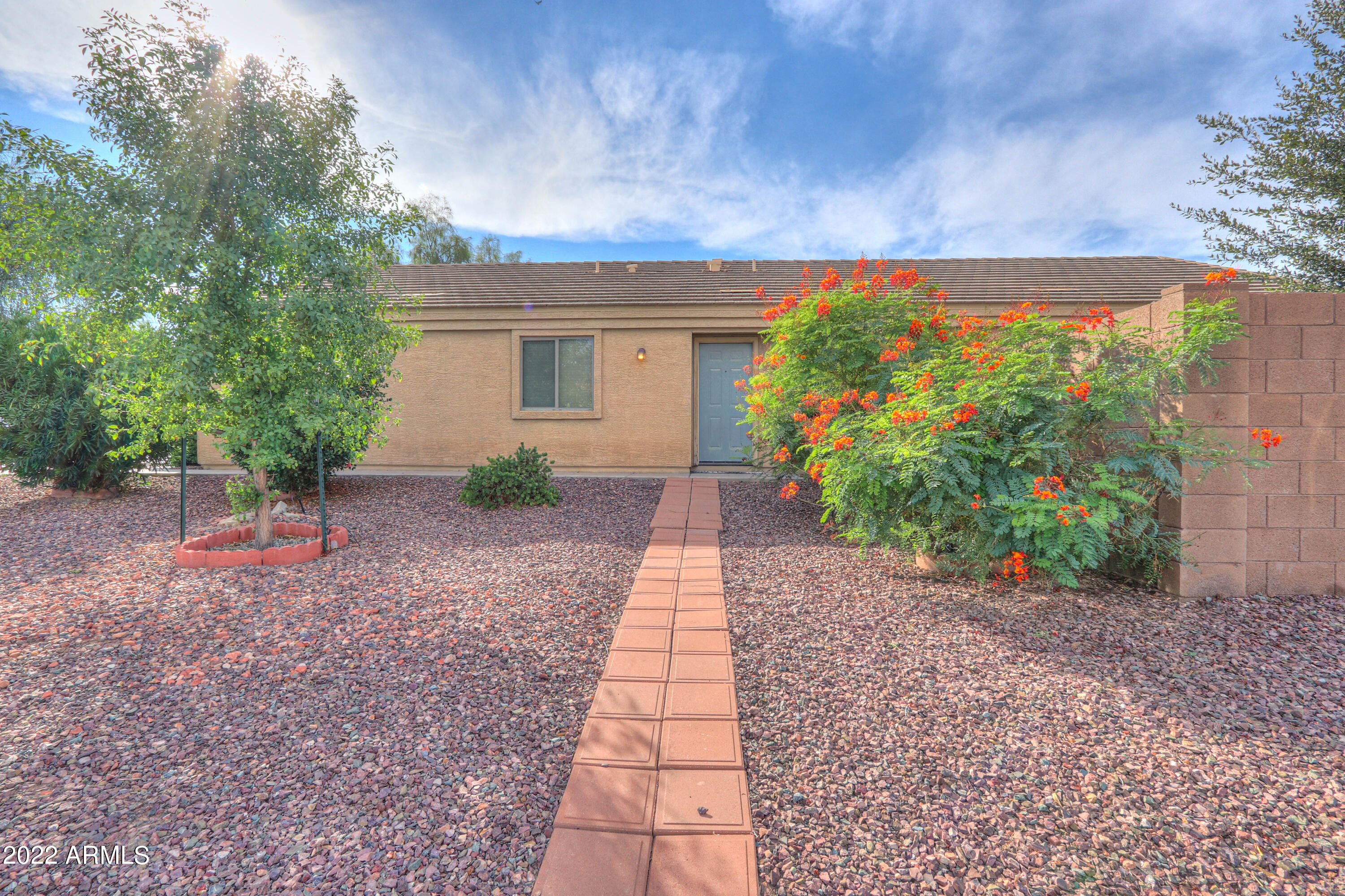 43294 West Cowpath Road Maricopa, AZ 85138 - Photo 4 of 32 Side path