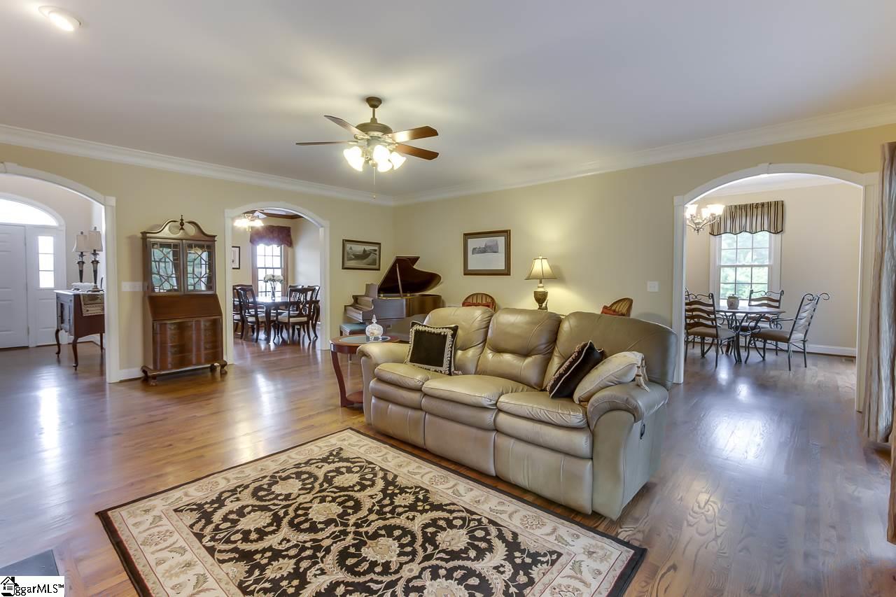1220 South Barton Road Taylors, SC 29687 - Photo 11 of 36