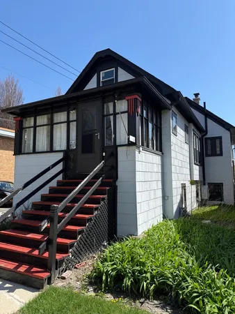 $350,000 | 912 South Taylor Avenue, Oak Park, IL 60304