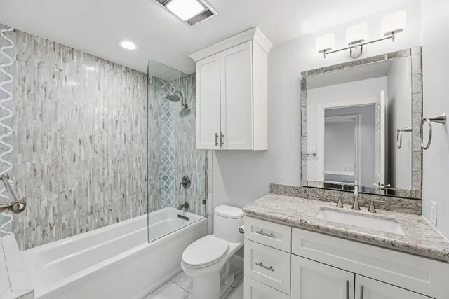 $480,000 | 28 Tournament Way, The Hills, TX 78738