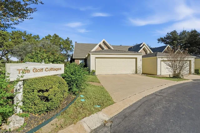 $480,000 | 28 Tournament Way, The Hills, TX 78738