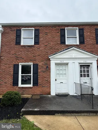$1,495 | 203 East Whitlock Avenue, Winchester, VA 22601