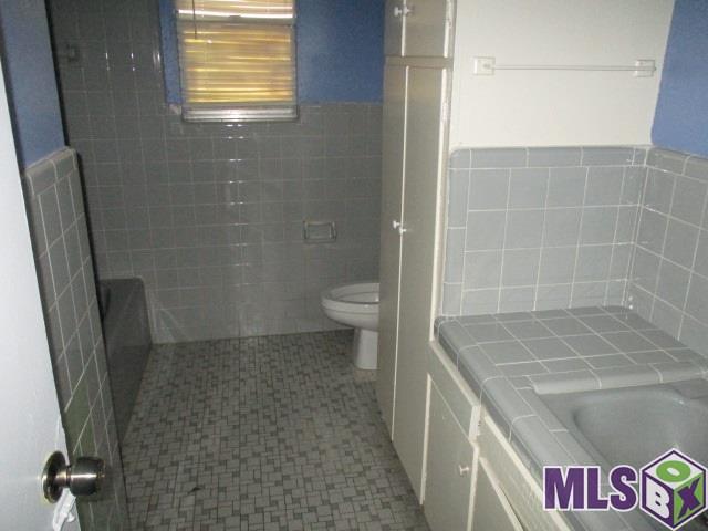 740 North 18th Street Baton Rouge, LA 70802 - Photo 5 of 7 BATHROOM