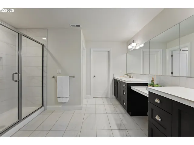 $700,000 | 19360 Pelican Lake Place, Oregon City, OR 97045