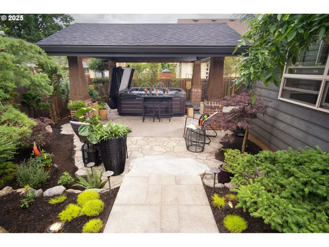 $700,000 | 19360 Pelican Lake Place, Oregon City, OR 97045