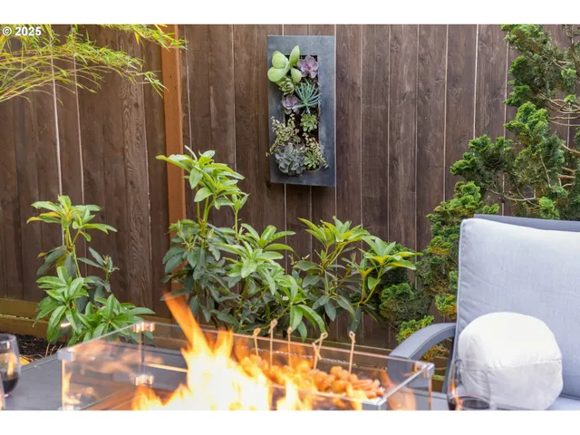 $700,000 | 19360 Pelican Lake Place, Oregon City, OR 97045