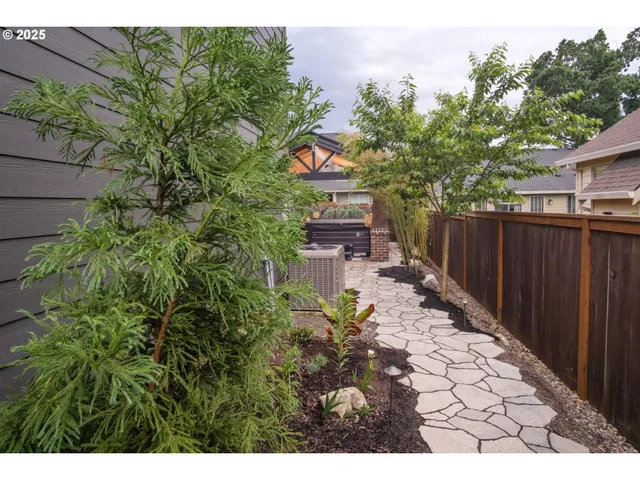 $700,000 | 19360 Pelican Lake Place, Oregon City, OR 97045