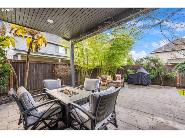 $700,000 | 19360 Pelican Lake Place, Oregon City, OR 97045