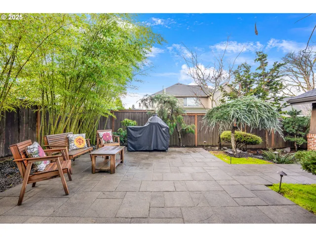 $700,000 | 19360 Pelican Lake Place, Oregon City, OR 97045