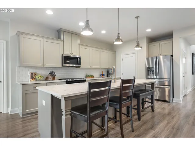 $700,000 | 19360 Pelican Lake Place, Oregon City, OR 97045