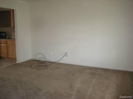 7091227004 Dining Room.jpg