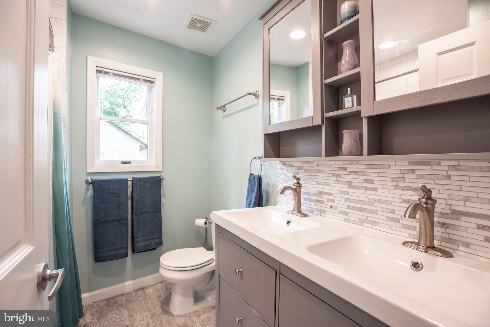 12105 Judson Road Silver Spring, MD 20902 - Photo 16 of 31 Primary Bath