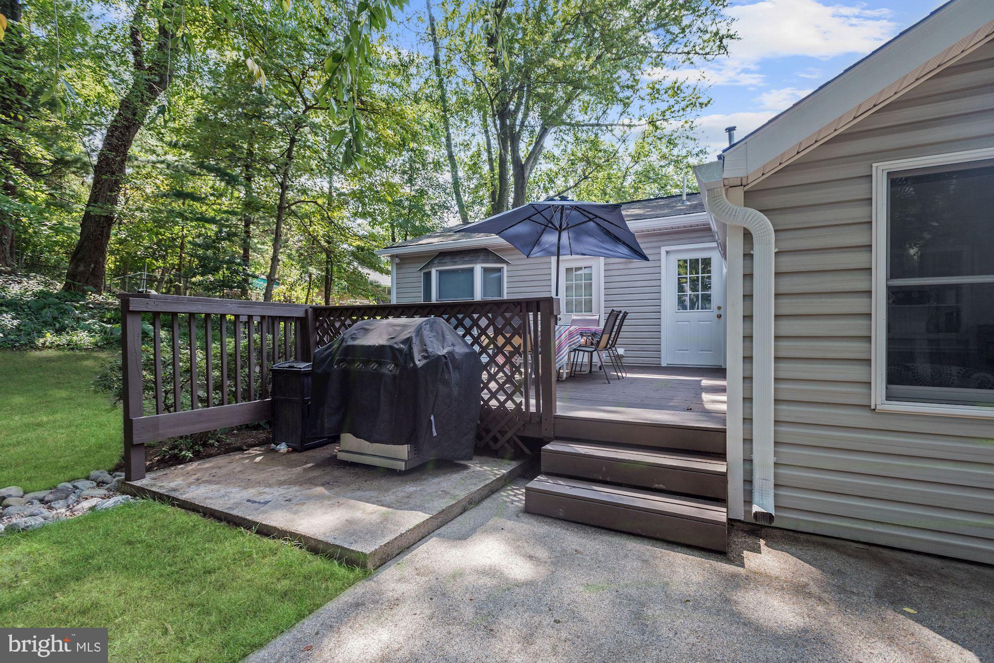 12105 Judson Road Silver Spring, MD 20902 - Photo 23 of 31 Deck