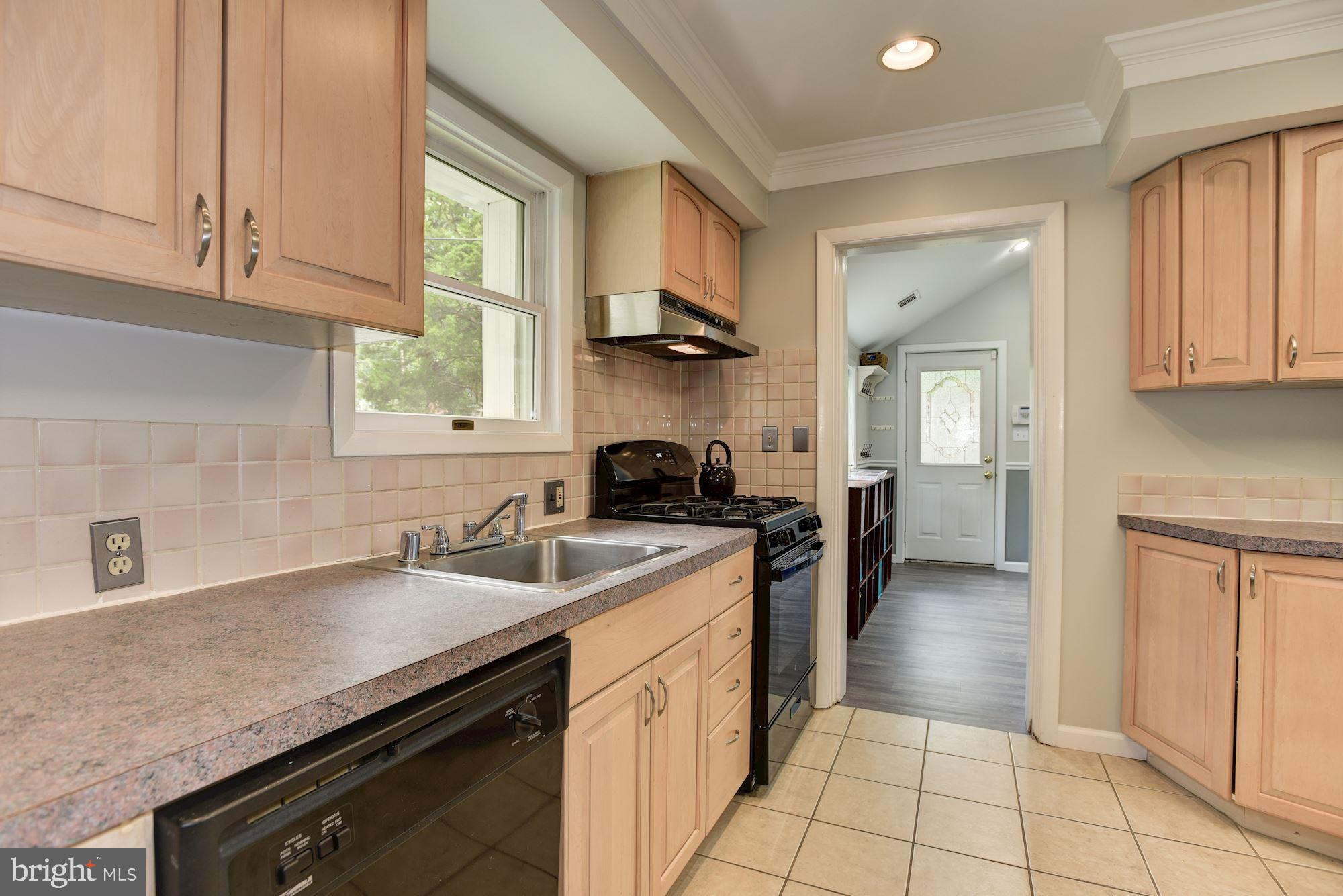 12105 Judson Road Silver Spring, MD 20902 - Photo 7 of 31 Kitchen