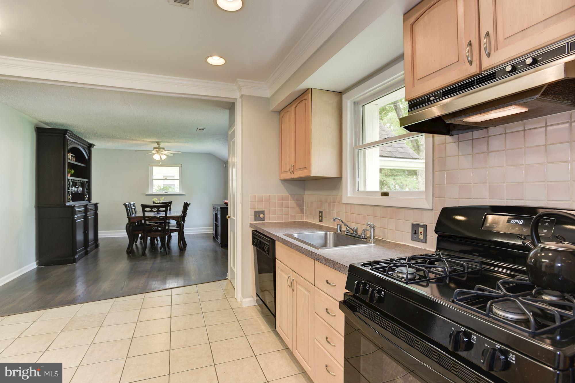 12105 Judson Road Silver Spring, MD 20902 - Photo 8 of 31 Kitchen