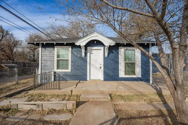 $950 | 3010 Southwest 9th Avenue, Amarillo, TX 79106
