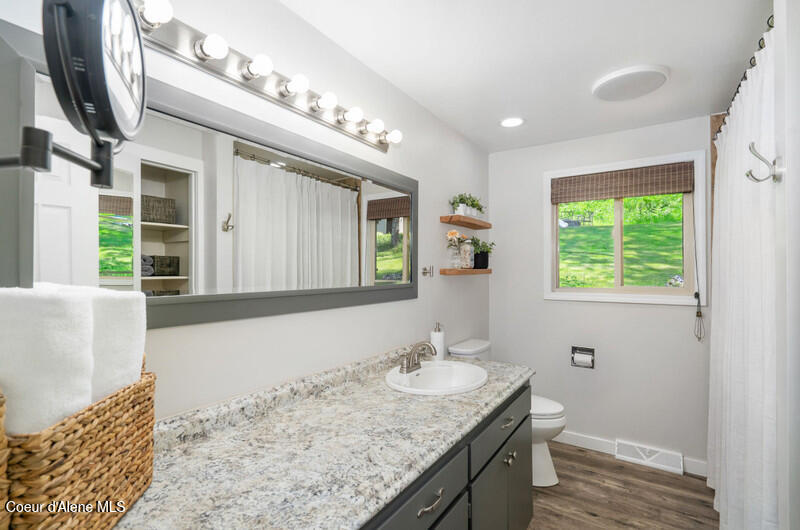 46894 Silver Valley Road, Unit B Smelterville, ID 83868 - Photo 16 of 35 bathroom