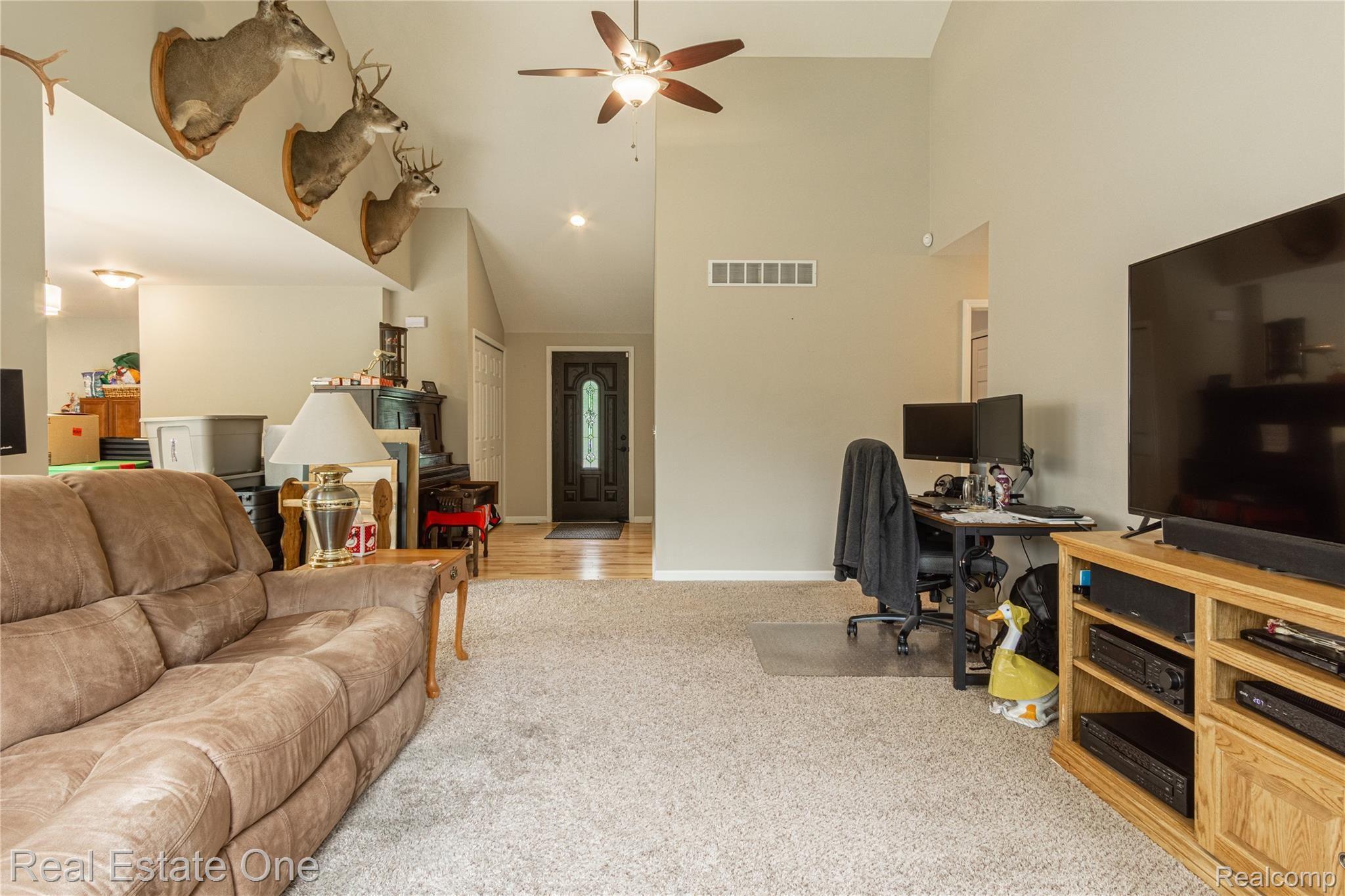 966 South Duck Lake Road Milford, MI 48381 - Photo 19 of 36 Interiors (6 of 29).jpg