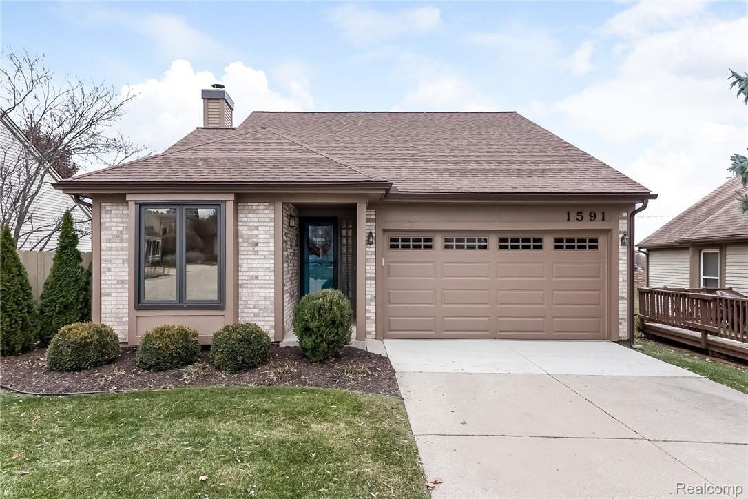 1591 Colony Drive Rochester, MI 48307 - Photo 1 of 25 001-photo-front-entrance-6568127.jpg