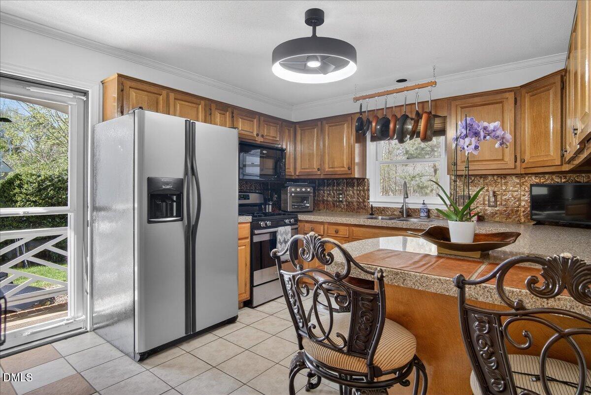 3013 Chippendale Road Raleigh, NC 27604 - Photo 9 of 34 19-DSC8369