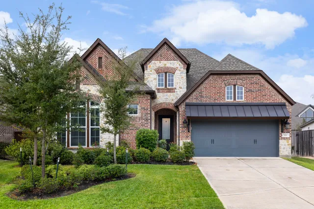 $525,000 | 506 Bedias Creek Drive, Conroe, TX 77304