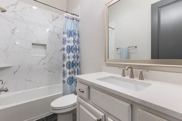 $525,000 | 506 Bedias Creek Drive, Conroe, TX 77304