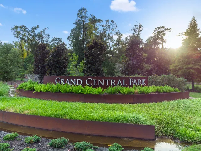 $525,000 | 506 Bedias Creek Drive, Conroe, TX 77304