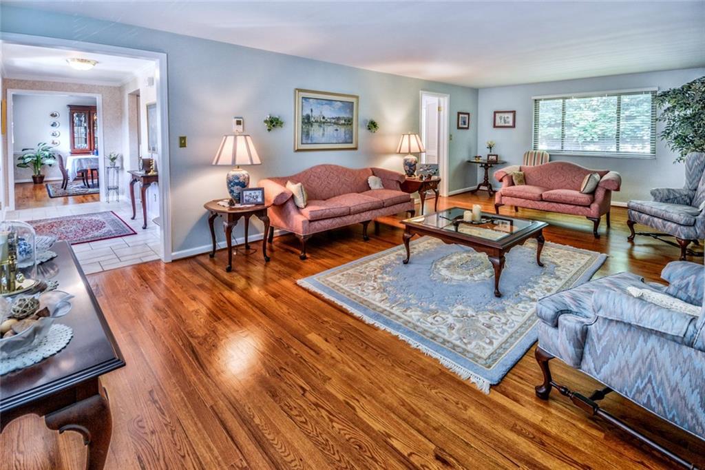 716 Delafield Road Fox Chapel, PA 15215 - Photo 4 of 18 Gallery Image 4