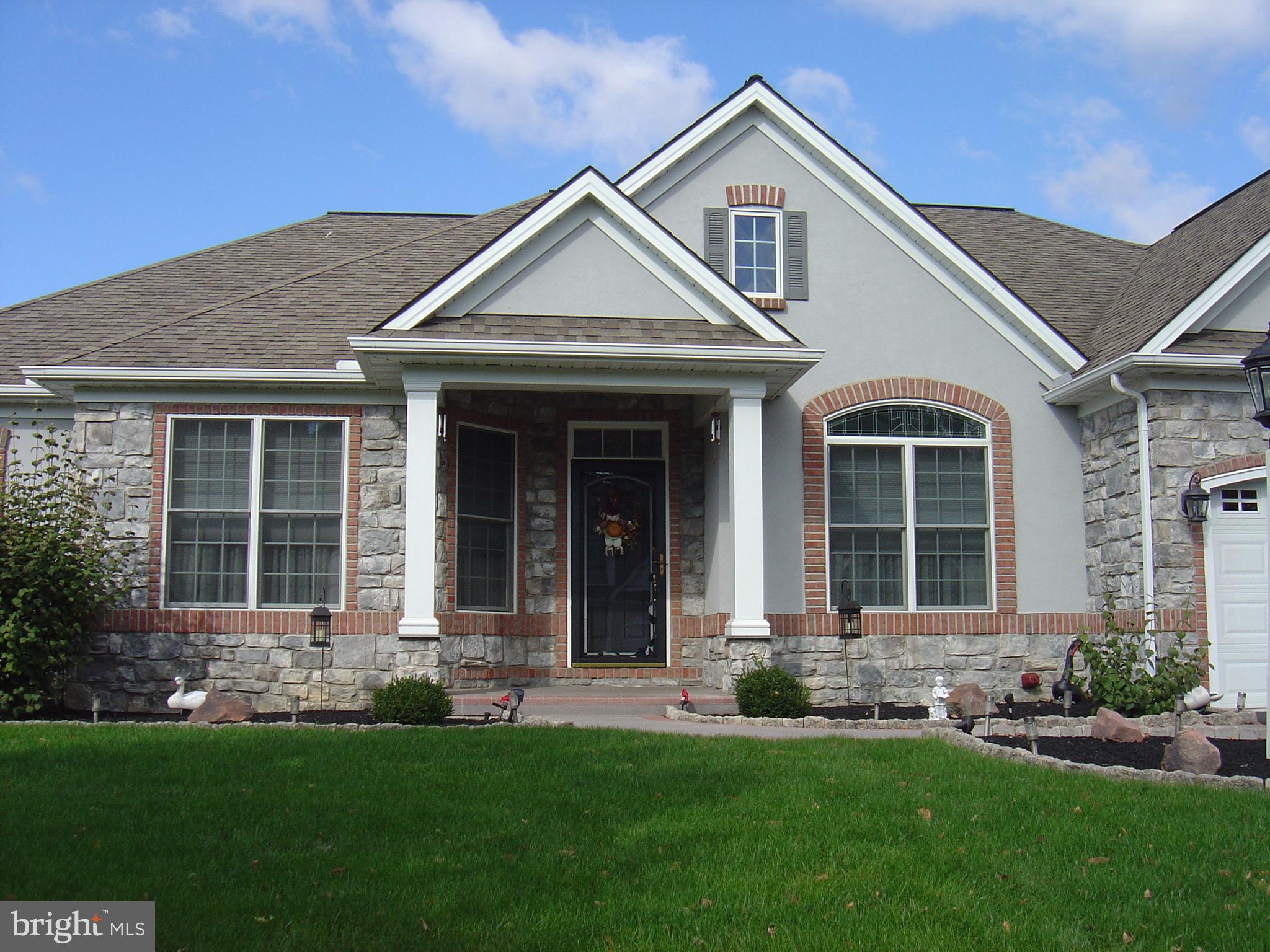 215 Barkay Crossing Lititz, PA 17543 - Photo 1 of 17 Gallery Image 1