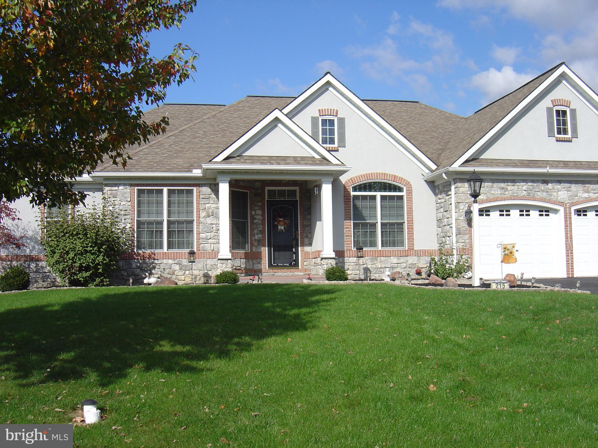 215 Barkay Crossing Lititz, PA 17543 - Photo 2 of 17 Gallery Image 2