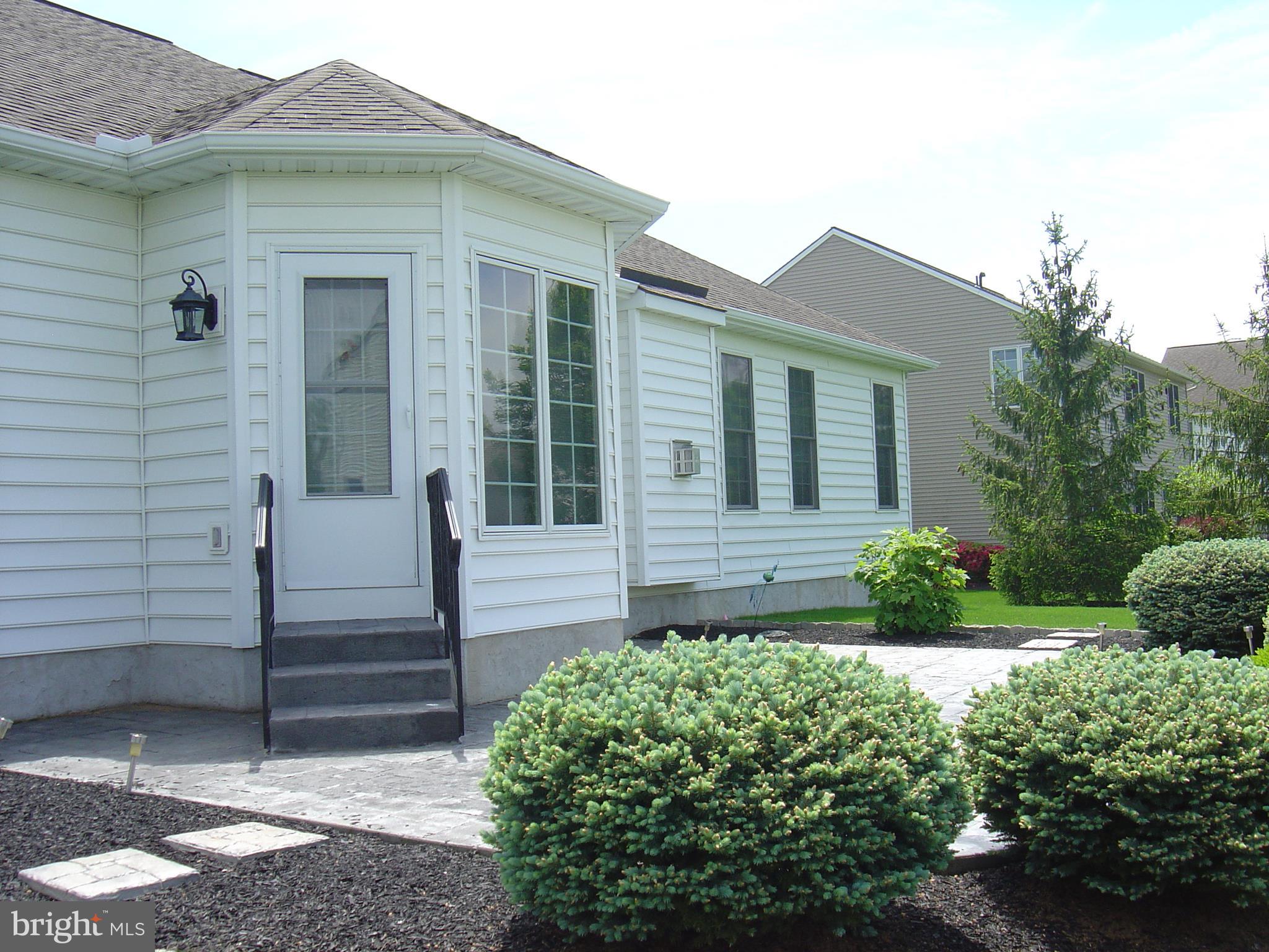 215 Barkay Crossing Lititz, PA 17543 - Photo 3 of 17 Gallery Image 3