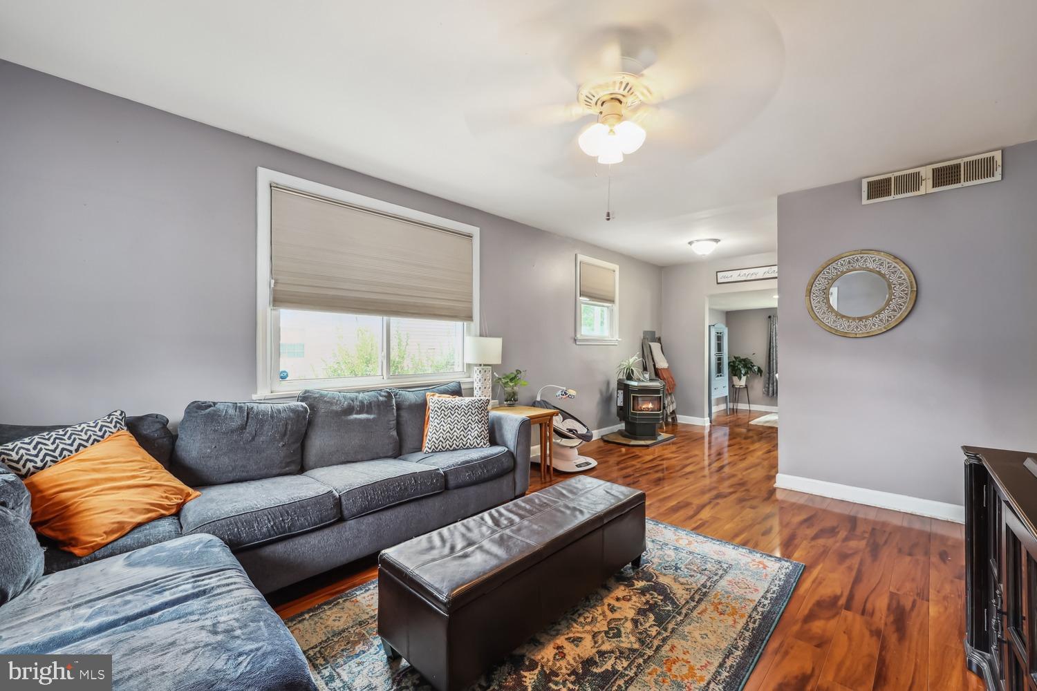 3234 Wayne Road Falls Church, VA 22042 - Photo 4 of 24 Gallery Image 4